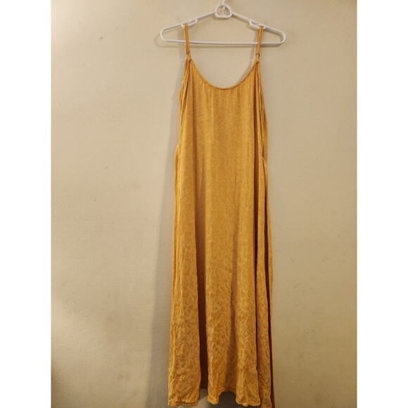 Saltwater Luxe Size Large Yellow Halsey Floral‎ Embroidered Wrap Midi Dress - Picture 3 of 7